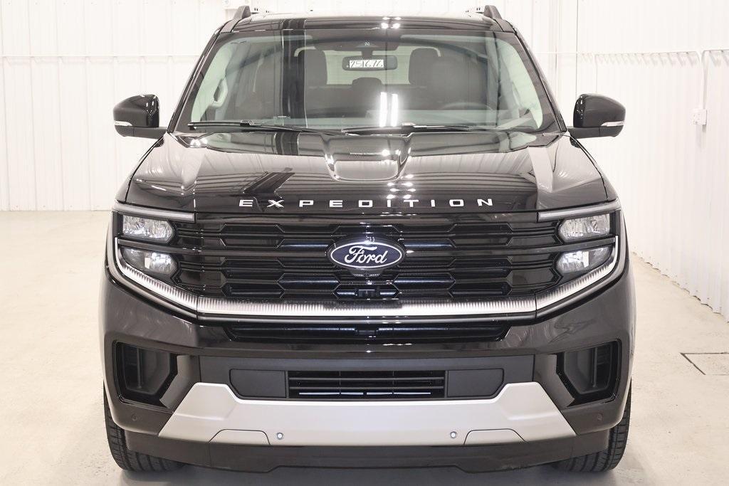 new 2025 Ford Expedition Max car, priced at $89,905