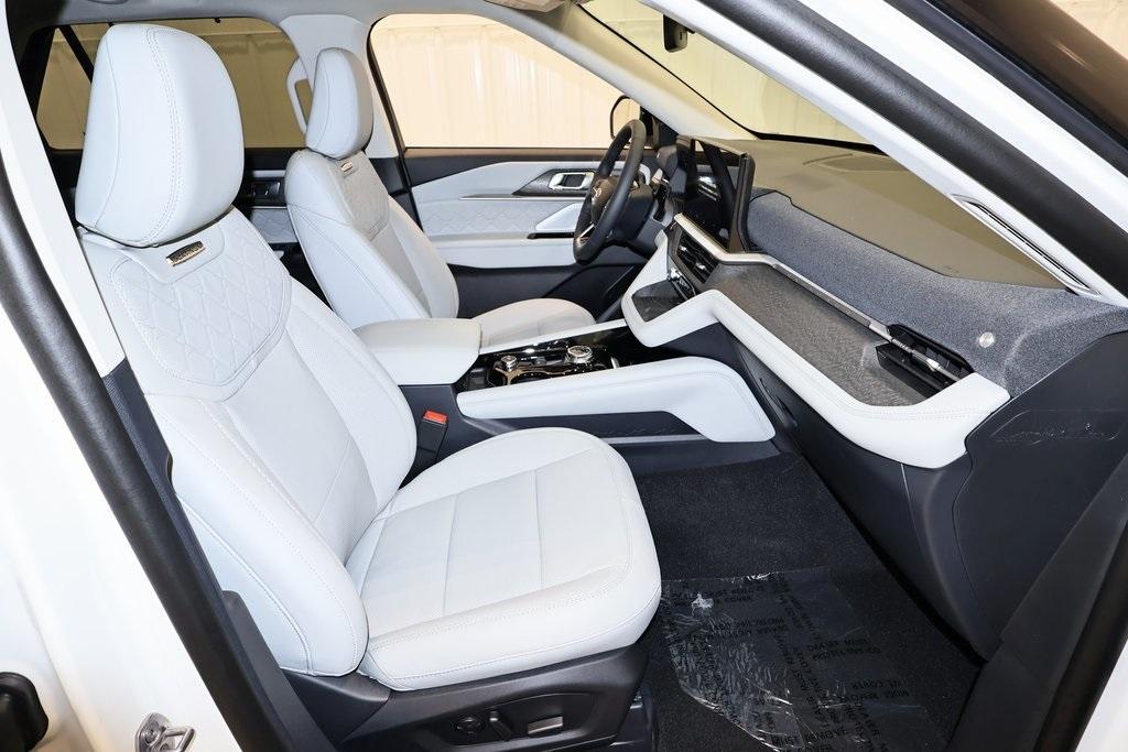 new 2025 Ford Explorer car, priced at $58,075