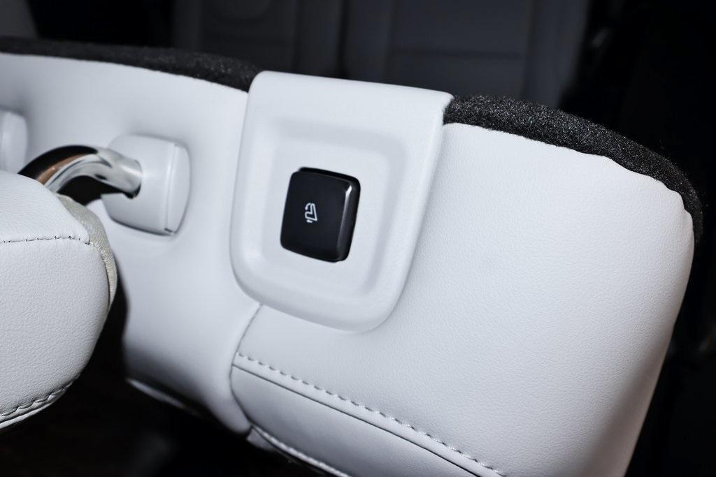 new 2025 Ford Explorer car, priced at $58,075