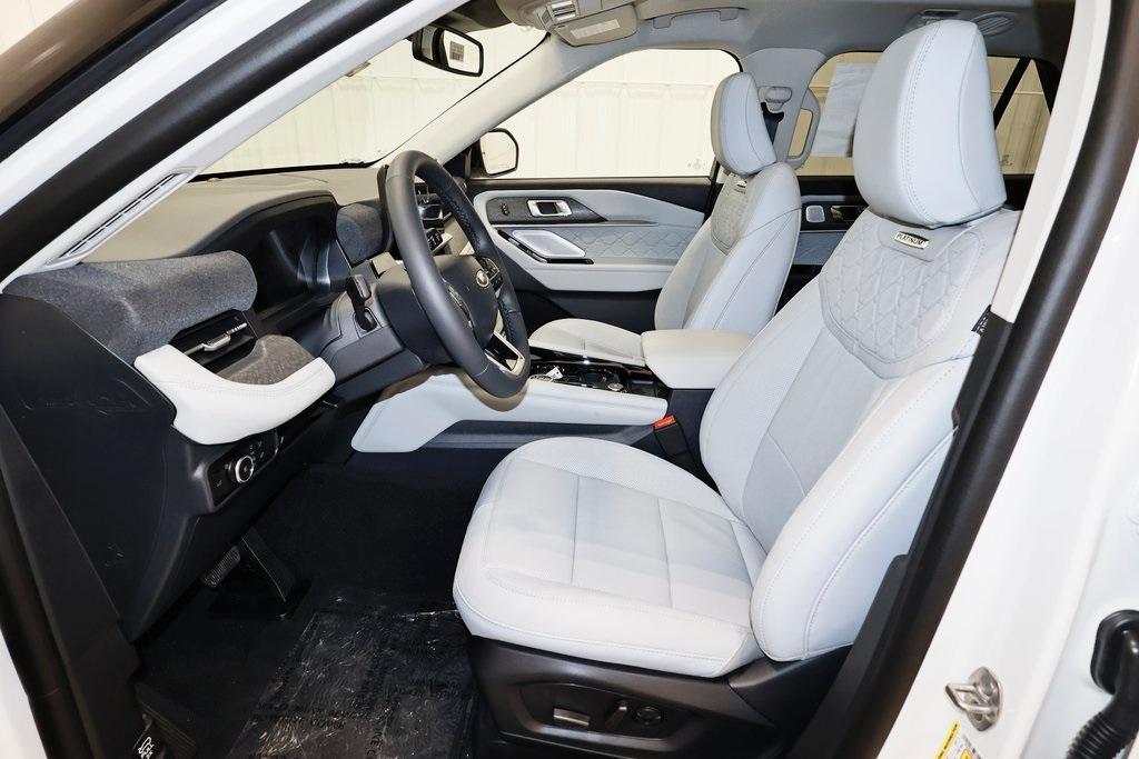 new 2025 Ford Explorer car, priced at $58,075