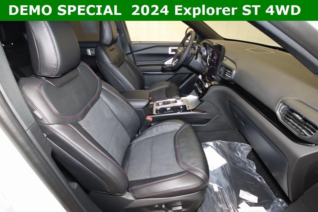 new 2024 Ford Explorer car, priced at $58,958