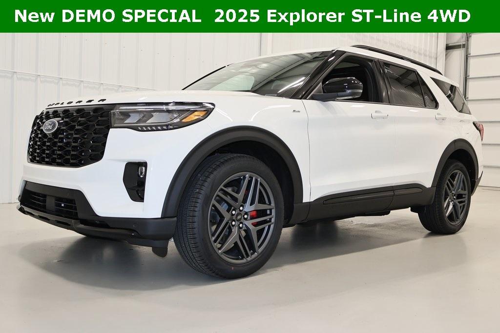 new 2025 Ford Explorer car, priced at $47,670
