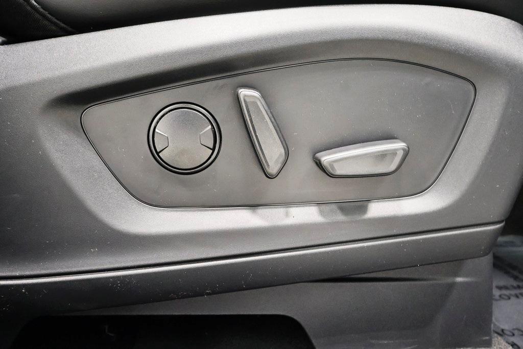 new 2025 Ford Explorer car, priced at $49,670
