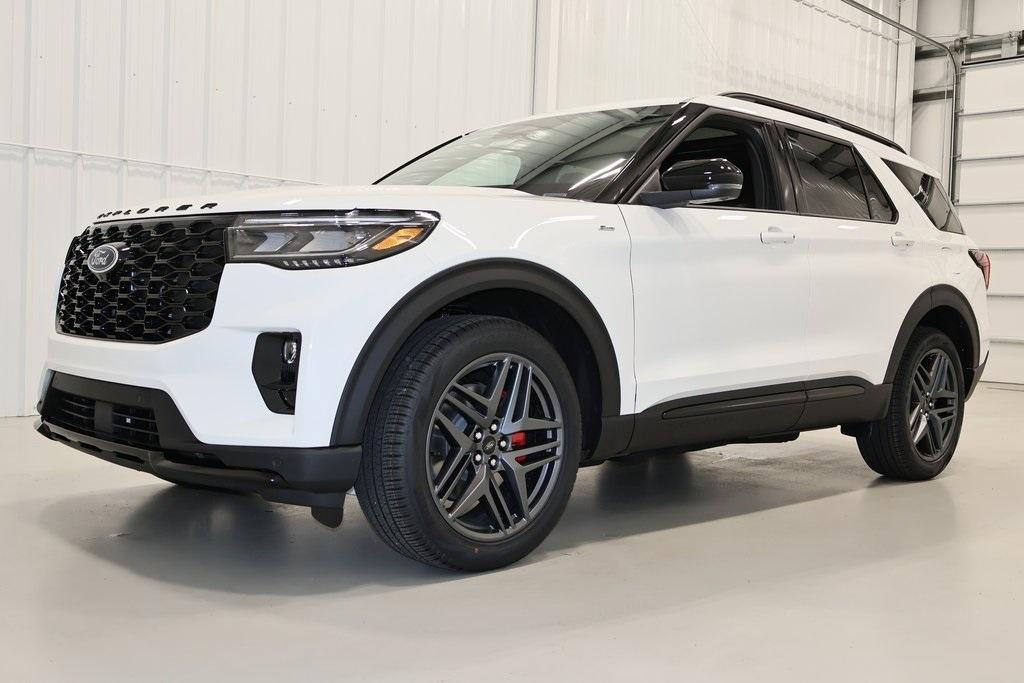 new 2025 Ford Explorer car, priced at $49,670