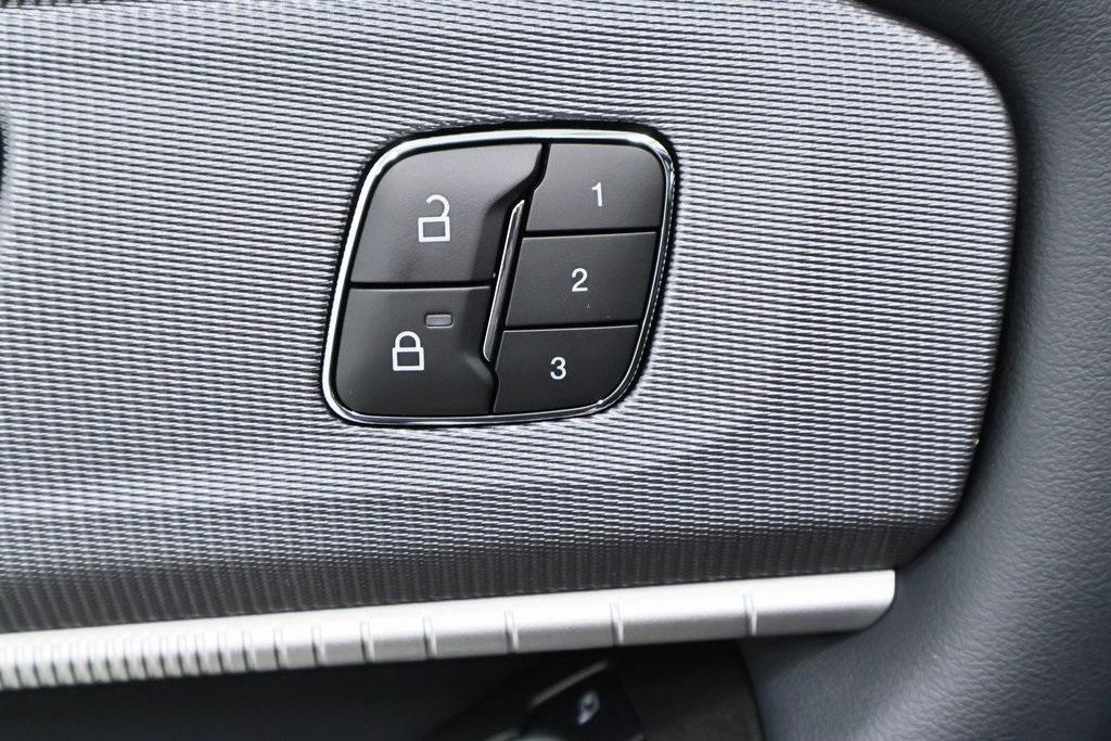 new 2025 Ford Explorer car, priced at $49,670