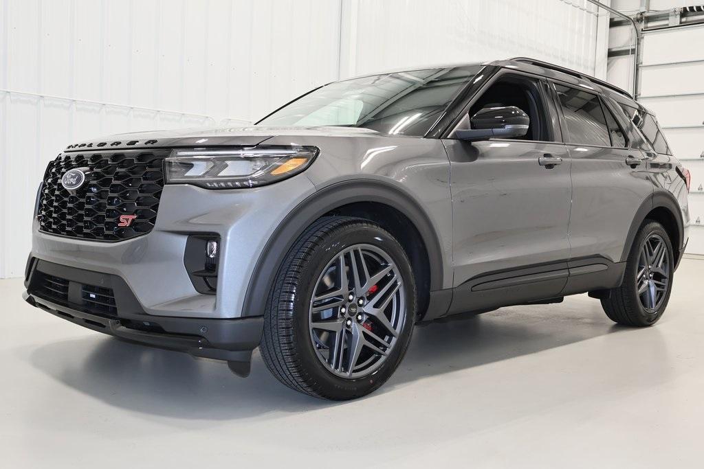 new 2025 Ford Explorer car, priced at $59,110
