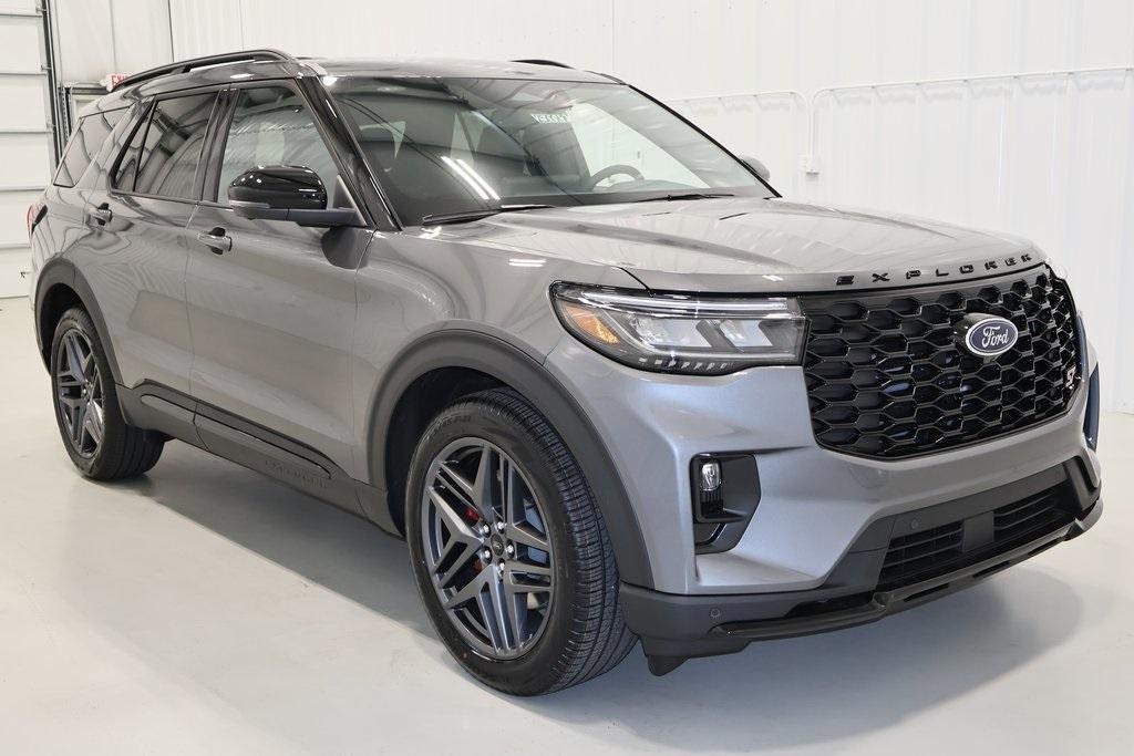 new 2025 Ford Explorer car, priced at $59,110