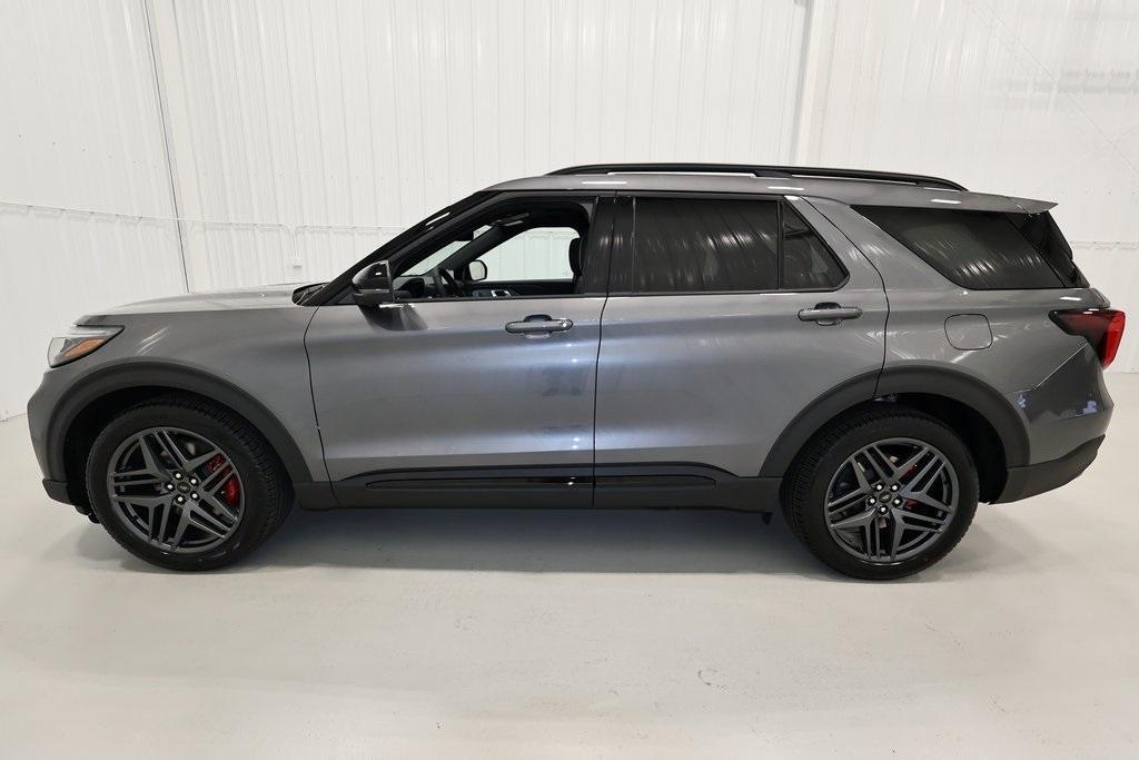 new 2025 Ford Explorer car, priced at $59,110