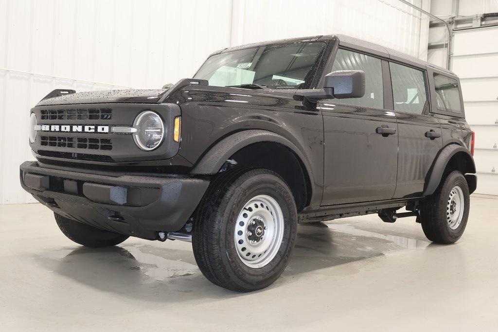 new 2025 Ford Bronco car, priced at $43,012
