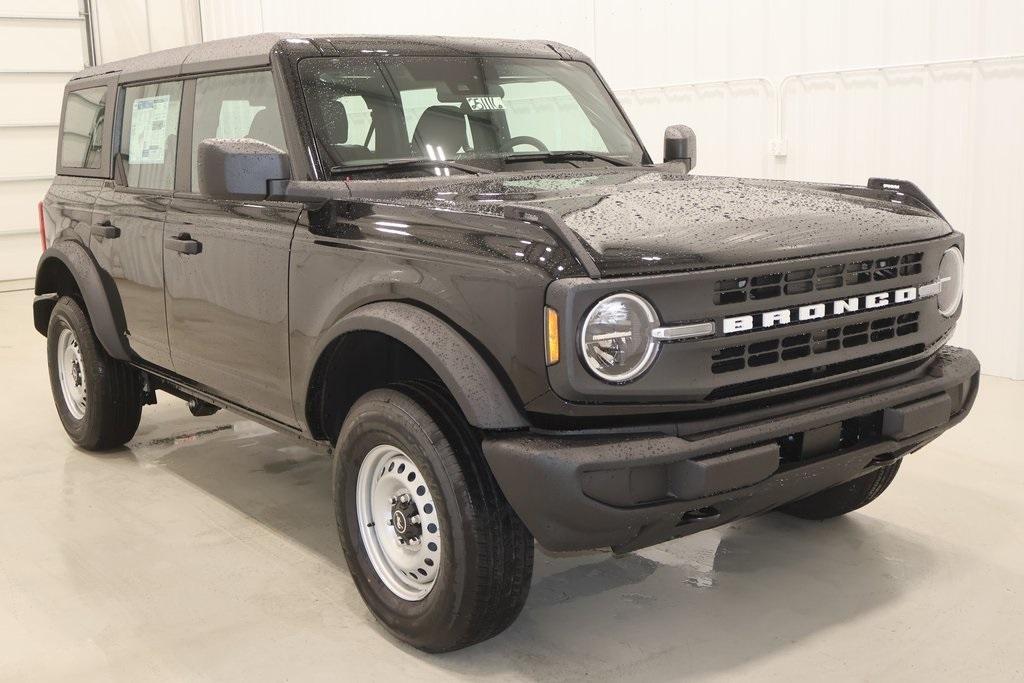 new 2025 Ford Bronco car, priced at $43,012