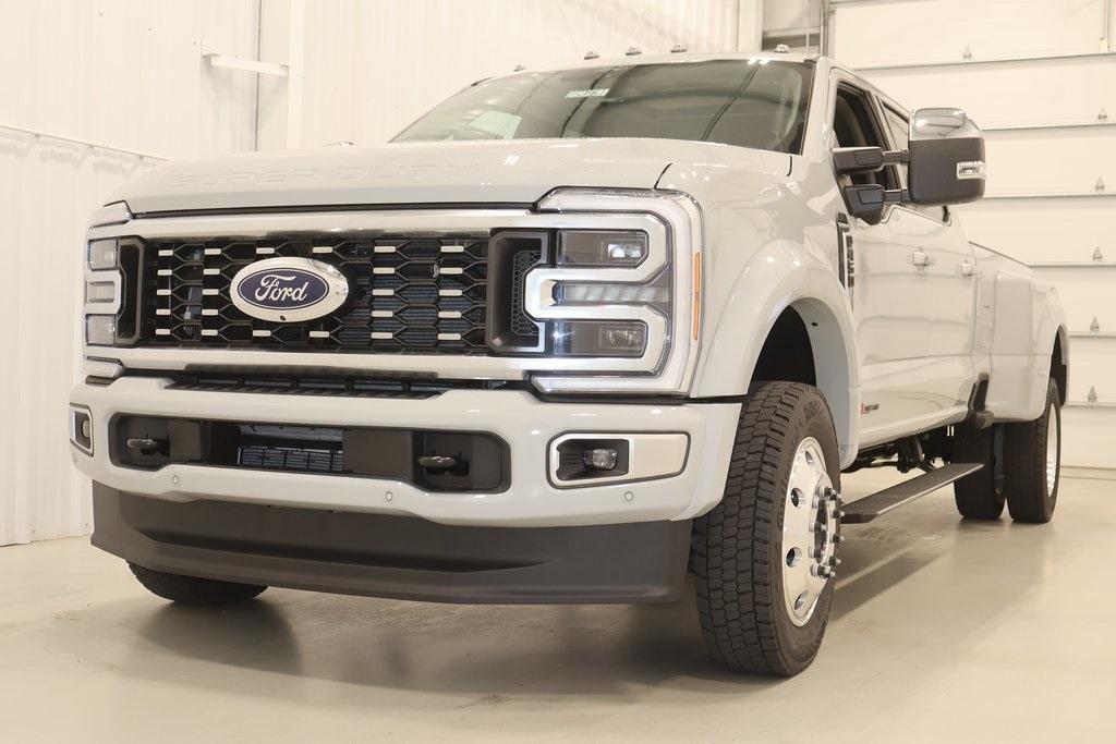 new 2025 Ford F-450 car, priced at $106,750