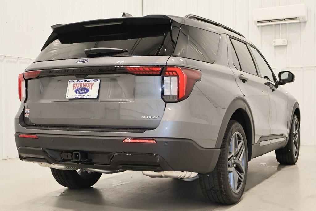 new 2025 Ford Explorer car, priced at $50,195