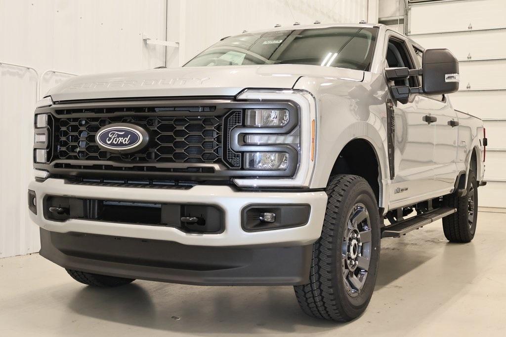 new 2024 Ford F-350 car, priced at $68,590