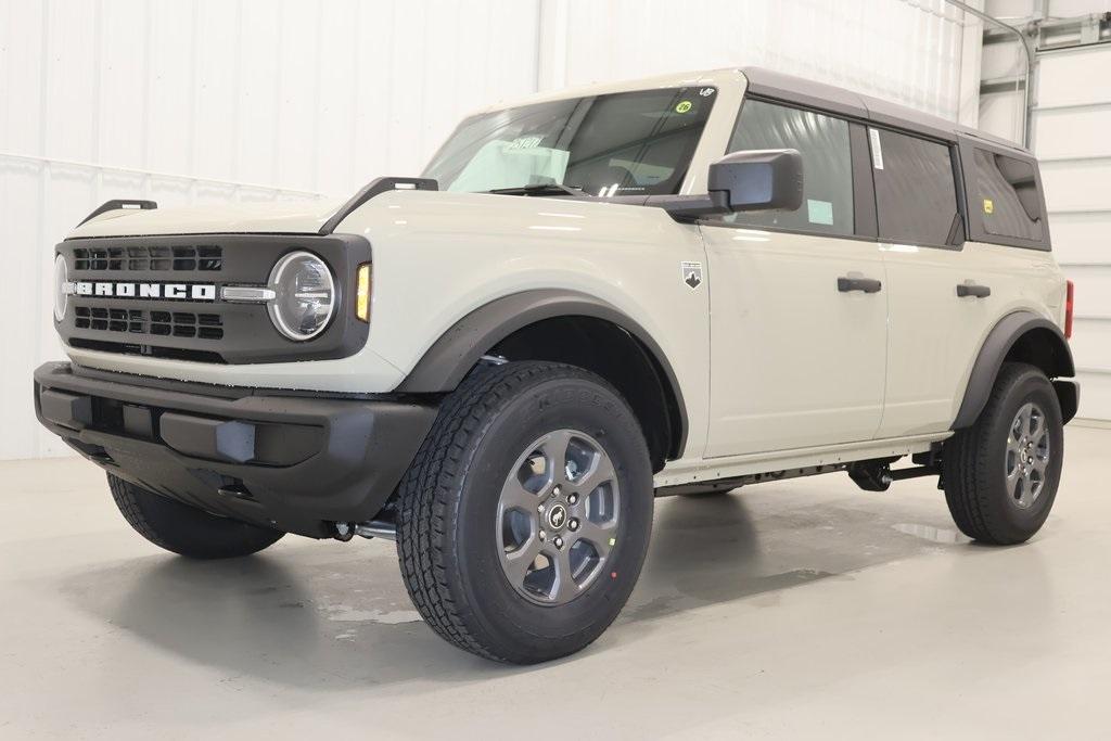 new 2025 Ford Bronco car, priced at $44,908
