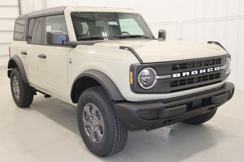 new 2025 Ford Bronco car, priced at $44,908