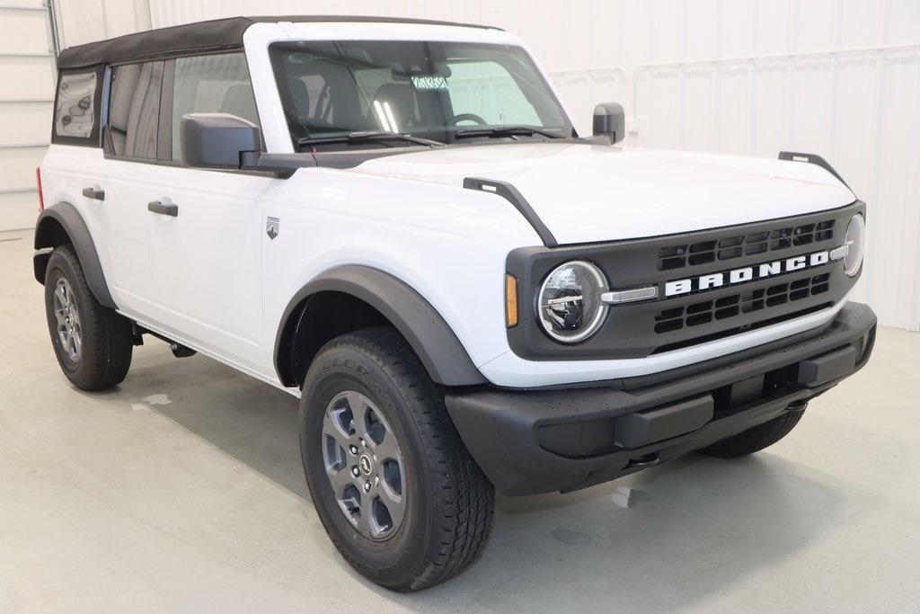 new 2025 Ford Bronco car, priced at $42,675