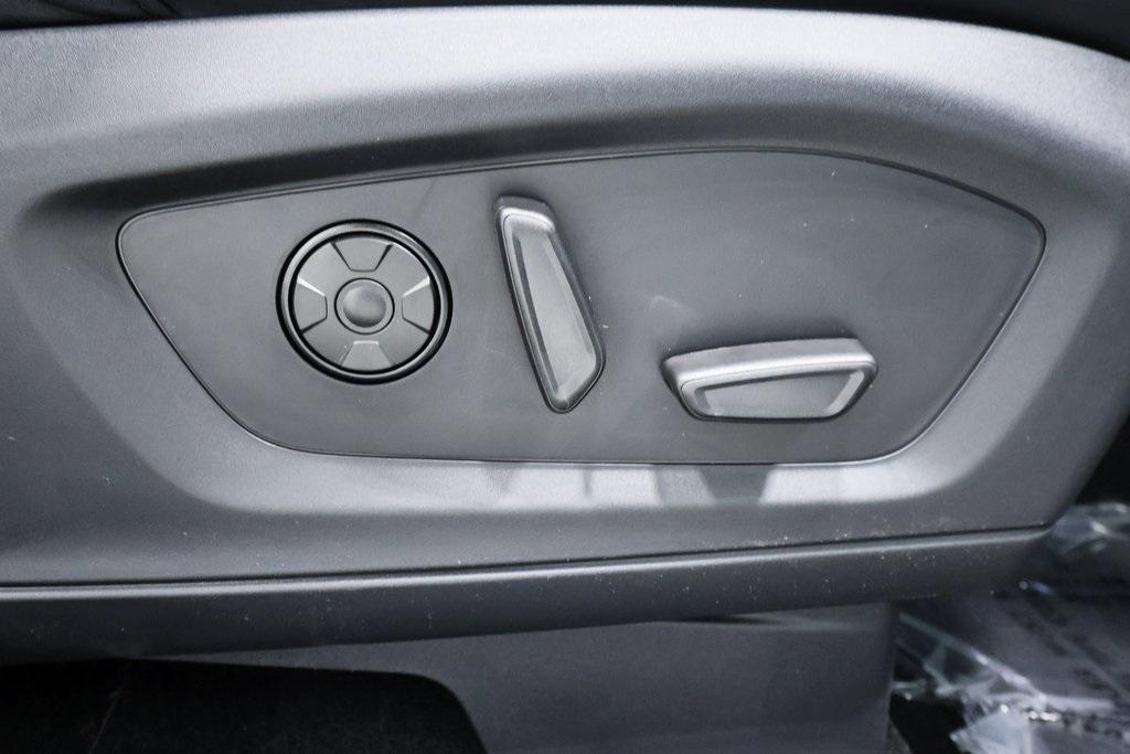 new 2025 Ford Explorer car, priced at $58,610