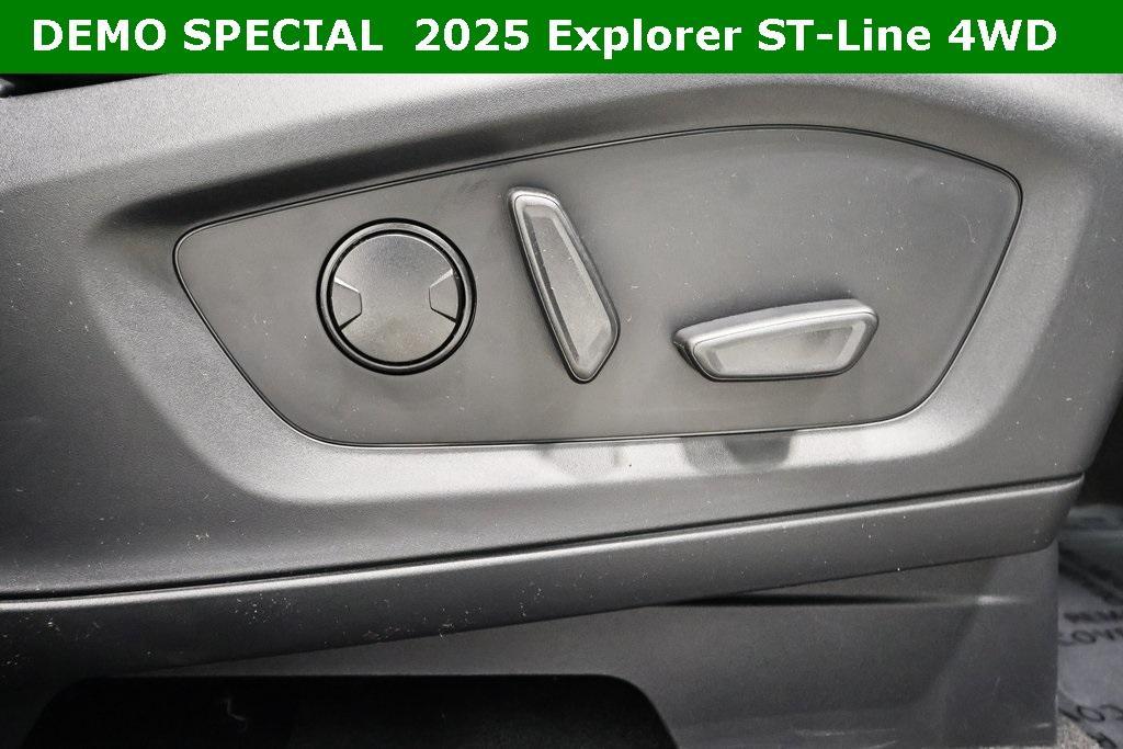 new 2025 Ford Explorer car, priced at $48,989