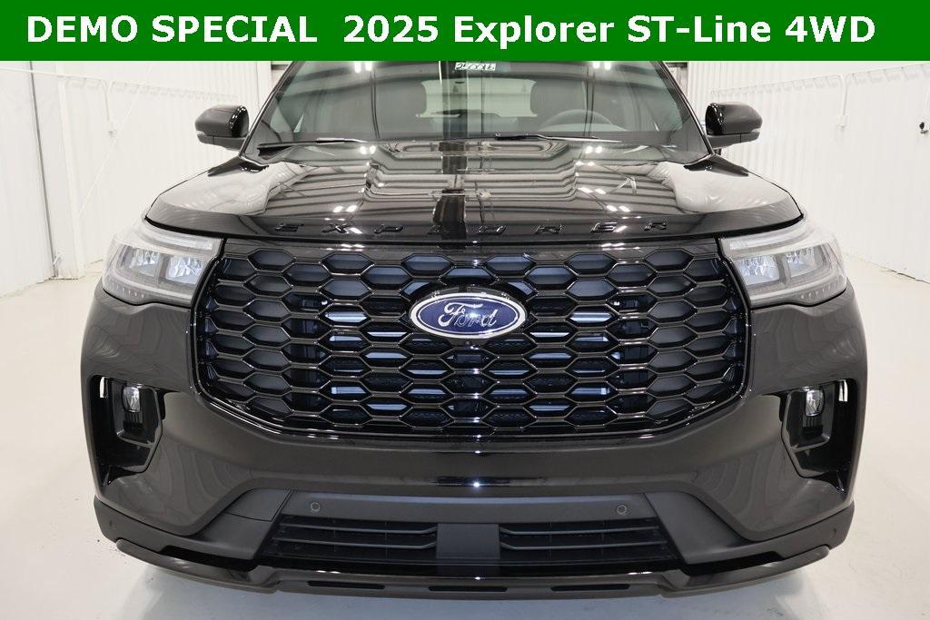 new 2025 Ford Explorer car, priced at $48,989