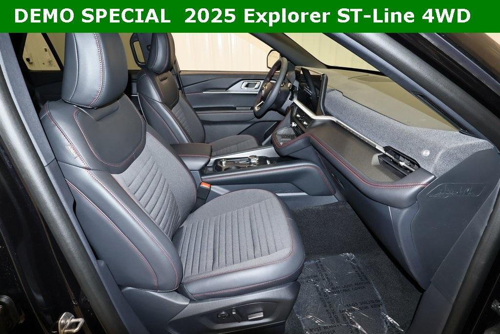 new 2025 Ford Explorer car, priced at $48,989
