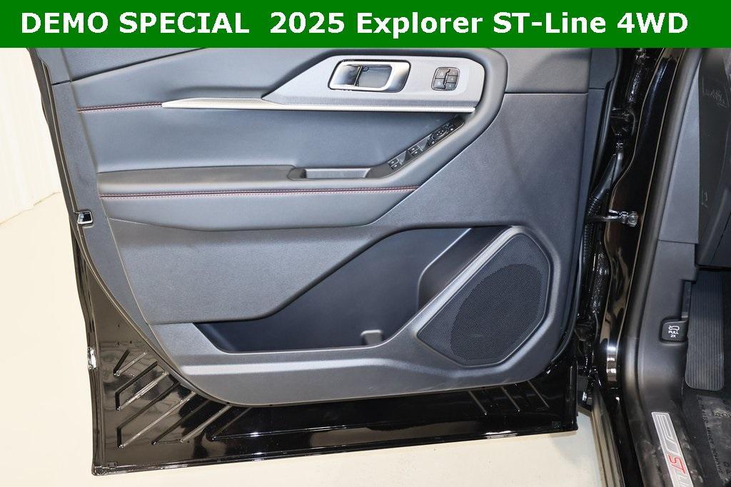 new 2025 Ford Explorer car, priced at $48,989