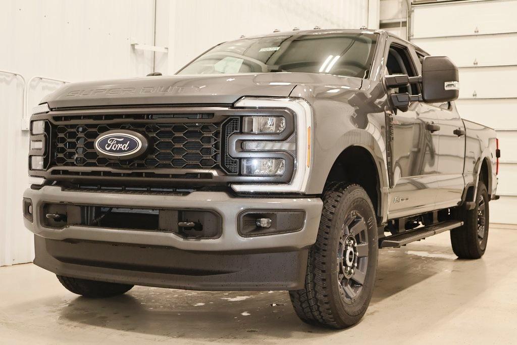 new 2025 Ford F-350 car, priced at $71,760