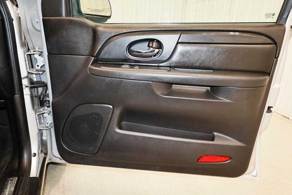 used 2009 GMC Envoy car, priced at $9,800