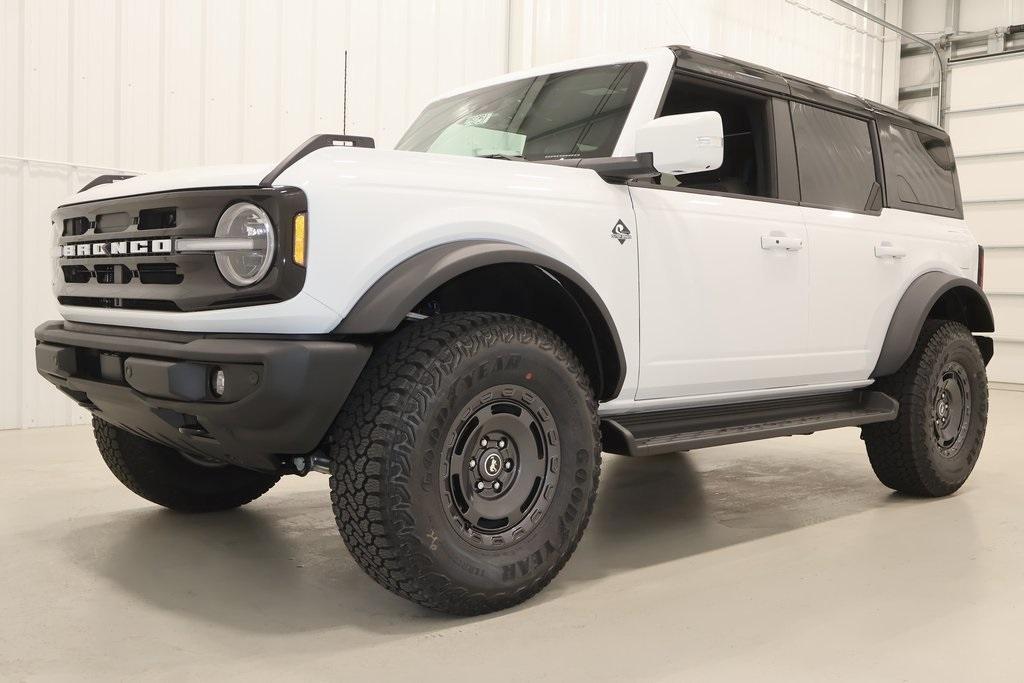 new 2025 Ford Bronco car, priced at $59,579