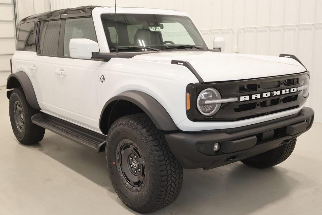 new 2025 Ford Bronco car, priced at $59,579