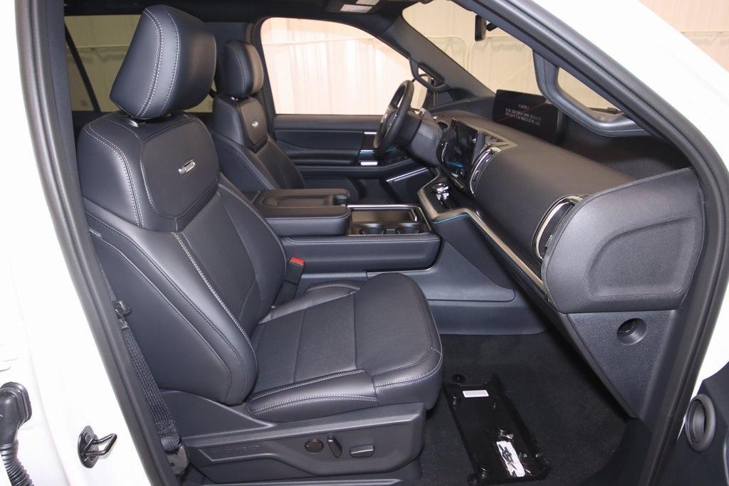 new 2025 Ford Expedition car, priced at $79,170