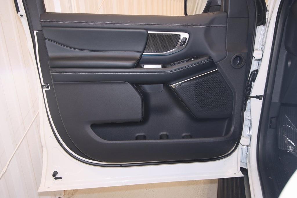 new 2025 Ford Expedition car, priced at $79,170