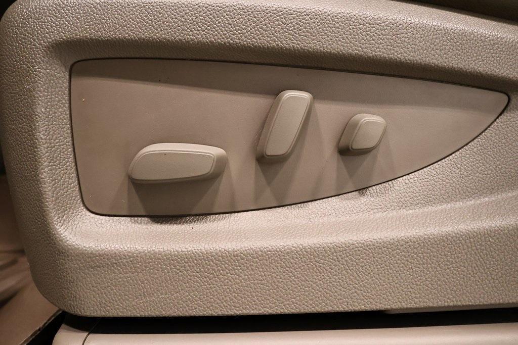 used 2015 Chevrolet Suburban car, priced at $16,000