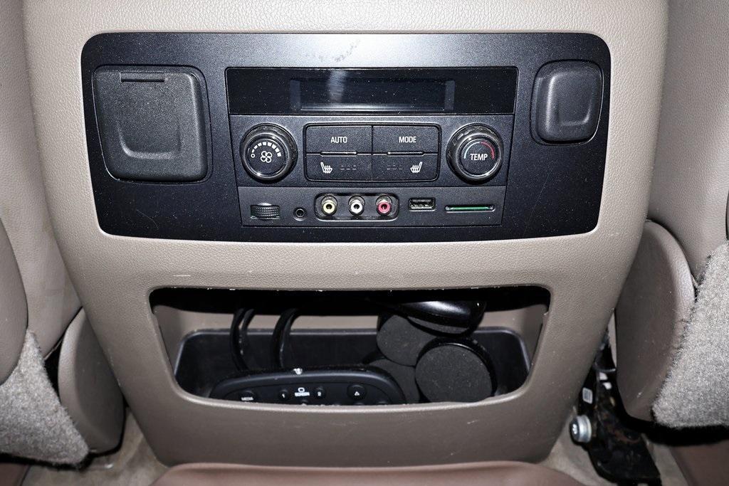 used 2015 Chevrolet Suburban car, priced at $16,000