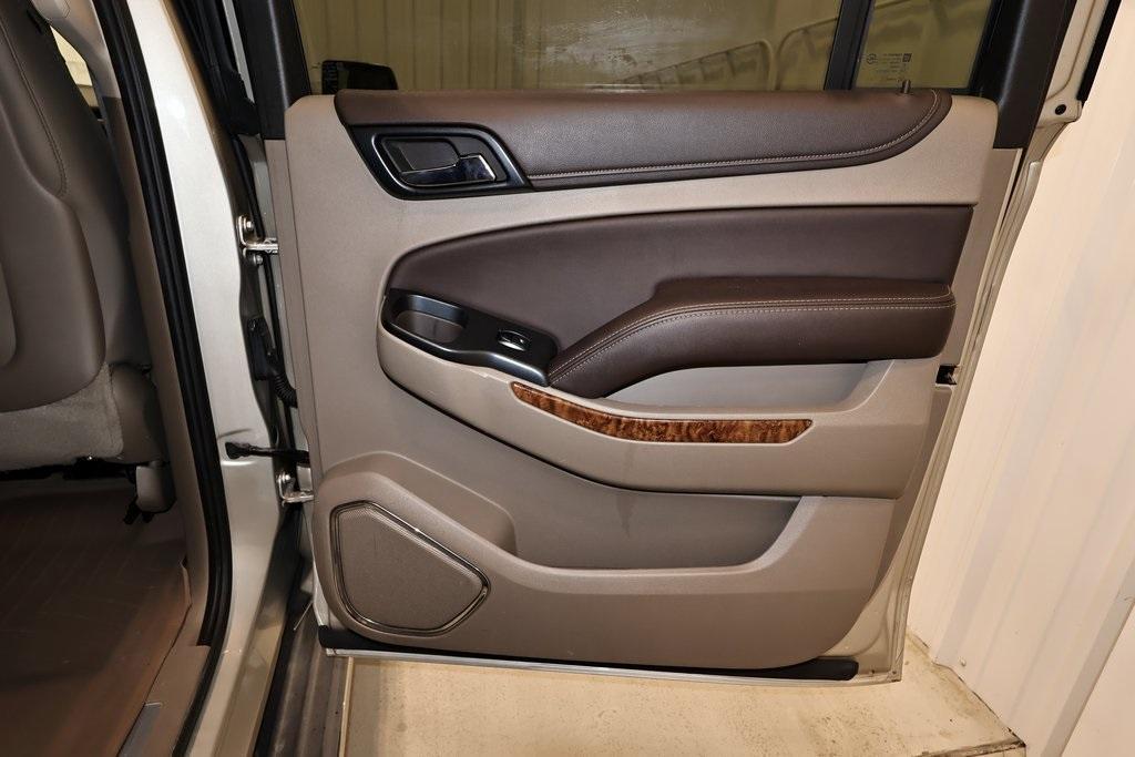 used 2015 Chevrolet Suburban car, priced at $16,000