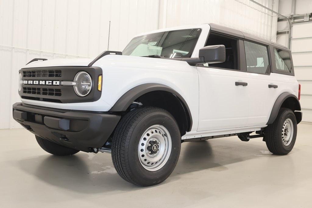 new 2025 Ford Bronco car, priced at $43,012