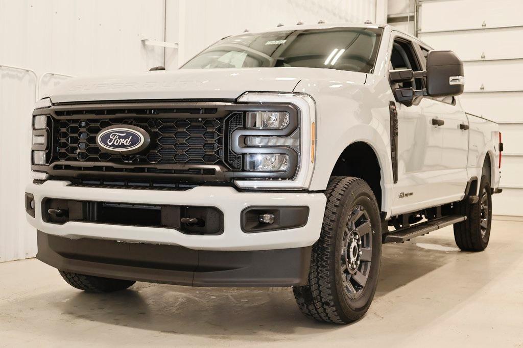 new 2025 Ford F-350 car, priced at $71,760