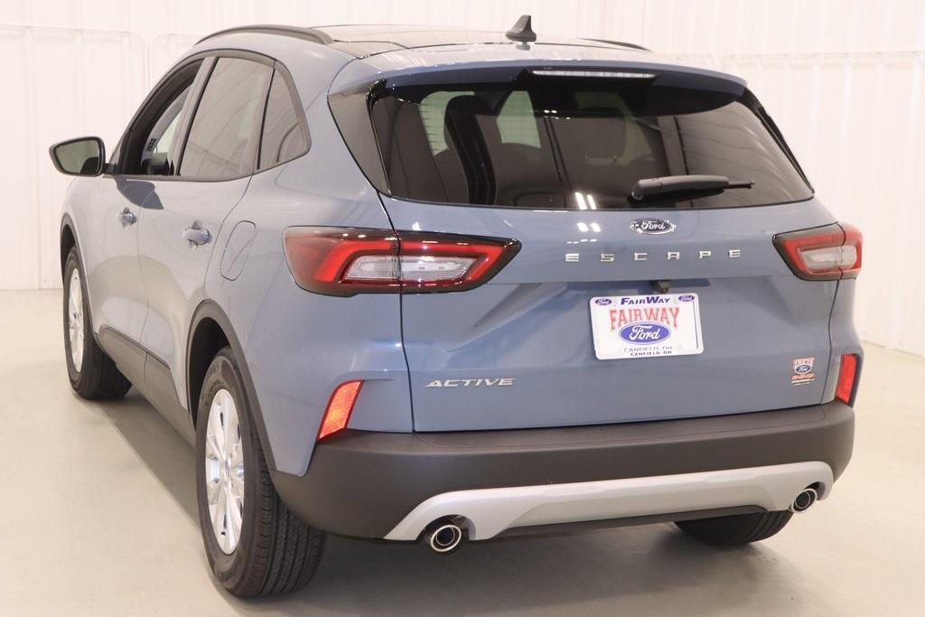 new 2025 Ford Escape car, priced at $28,600