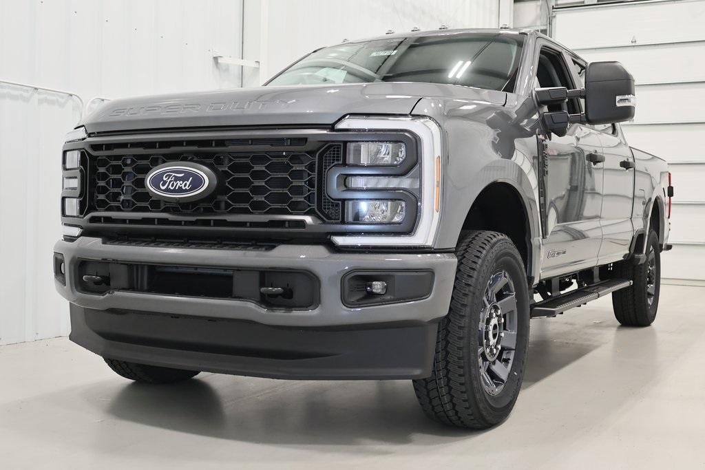 new 2024 Ford F-350 car, priced at $69,400