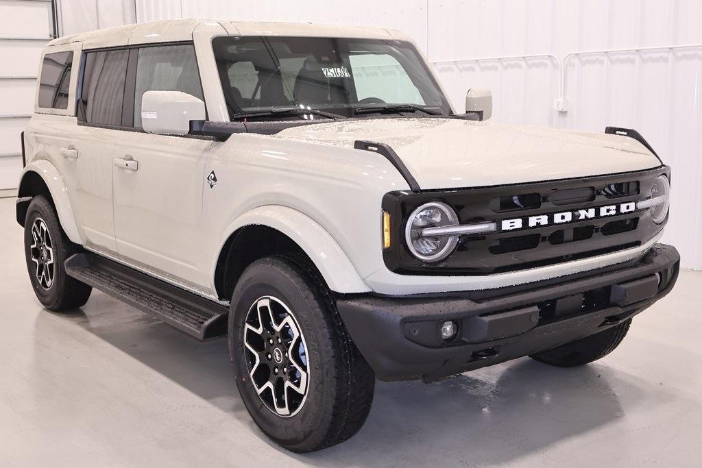 new 2025 Ford Bronco car, priced at $53,350