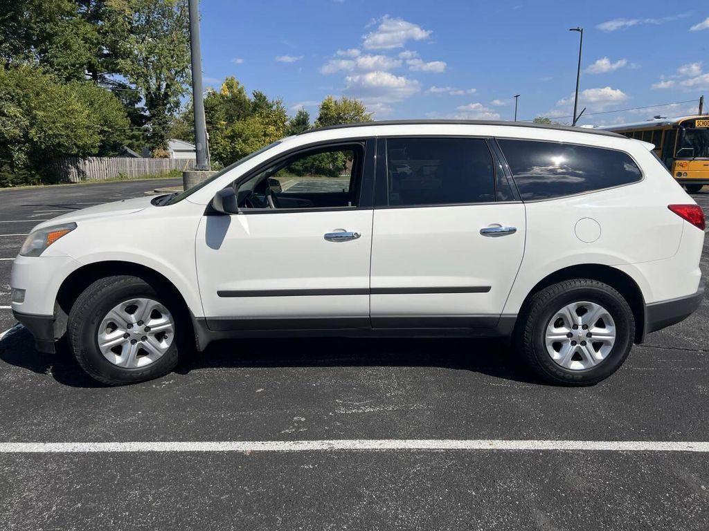 used 2011 Chevrolet Traverse car, priced at $5,990