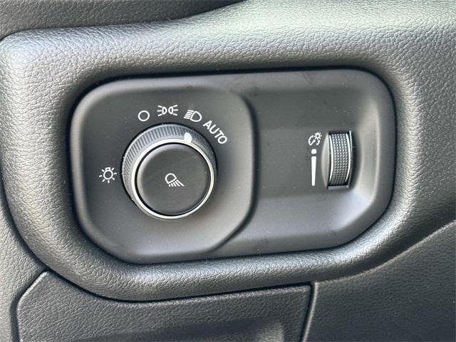 new 2025 Ram 1500 car, priced at $39,962