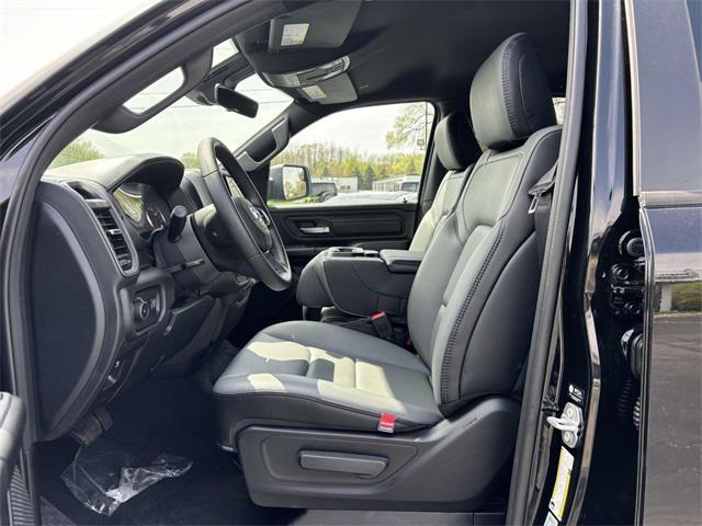new 2025 Ram 1500 car, priced at $39,962