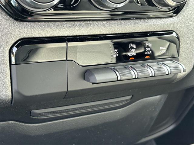 new 2025 Ram 1500 car, priced at $39,962