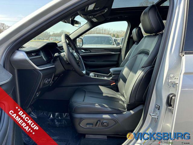 new 2025 Jeep Grand Cherokee car, priced at $48,671