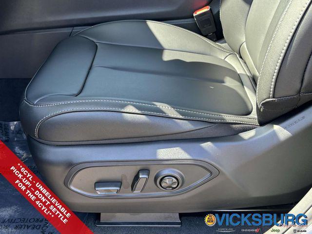 new 2025 Jeep Grand Cherokee car, priced at $48,671