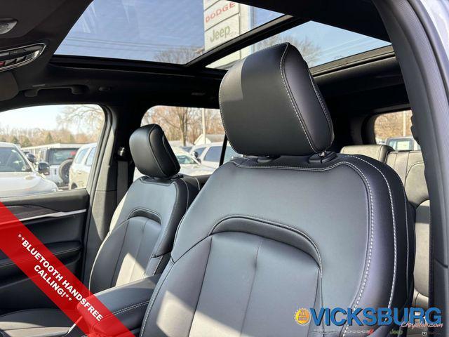new 2025 Jeep Grand Cherokee car, priced at $48,671