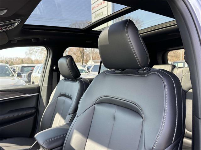 new 2025 Jeep Grand Cherokee car, priced at $47,035