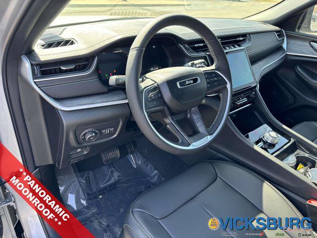 new 2025 Jeep Grand Cherokee car, priced at $48,671