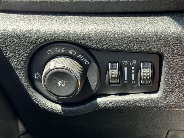 new 2025 Chrysler Pacifica car, priced at $56,404