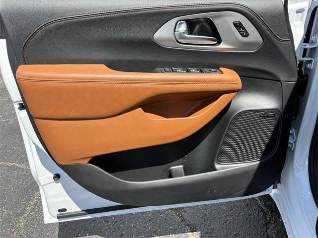 new 2025 Chrysler Pacifica car, priced at $56,404